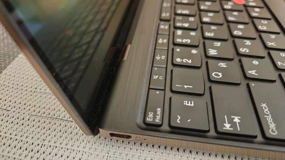 Lenovo ThinkPad Z13 Gen 2