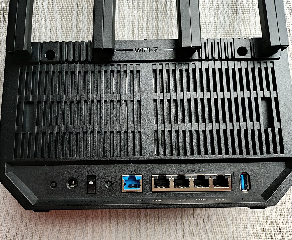 Review of the ASUS RT-BE92U Router with Wi-Fi 7 Support