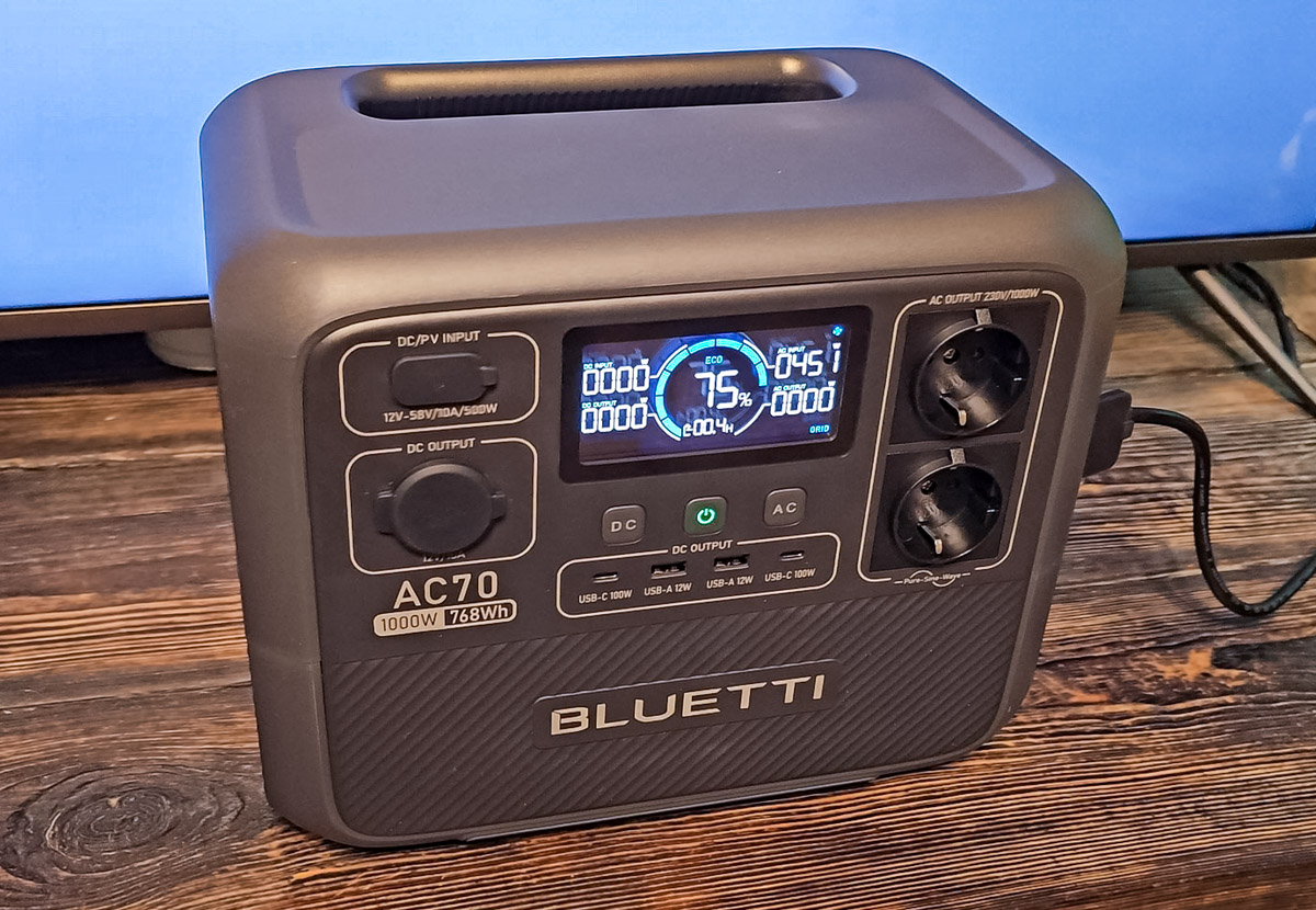 BLUETTI AC70