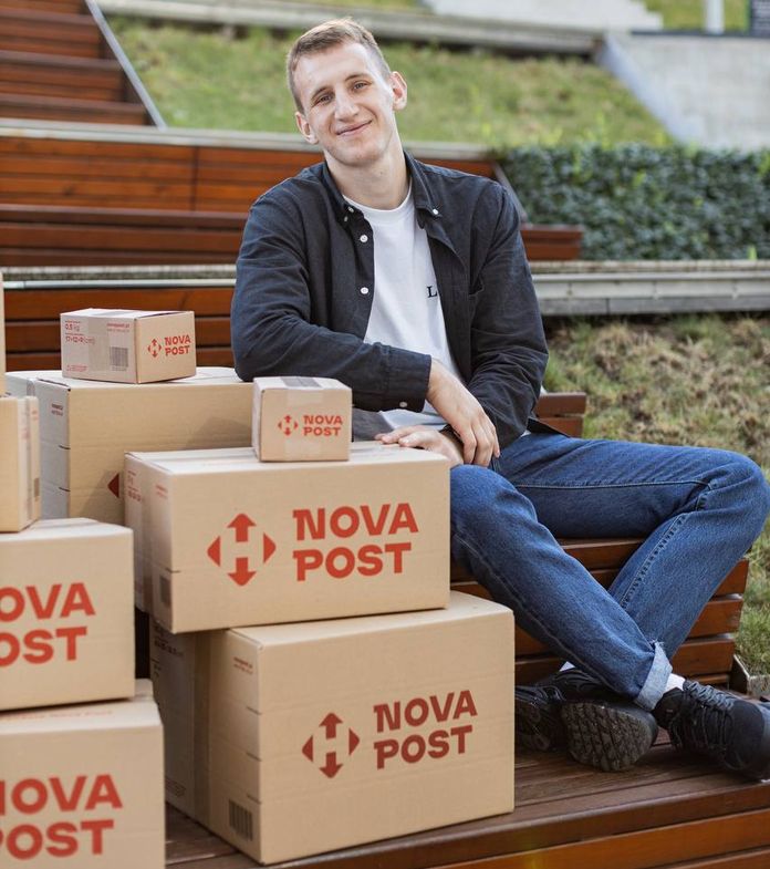 Нова пошта запустила доставку і відправку з поштоматів InPost у Сполученому Королівстві