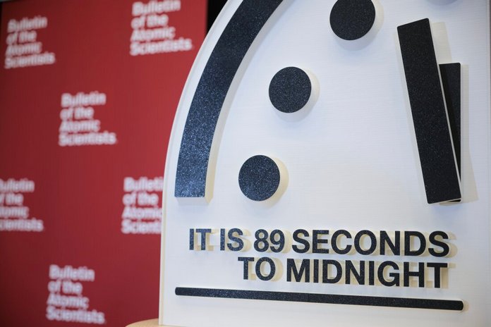 Το Doomsday Clock ενημερώθηκε ένα δευτερόλεπτο πιο κοντά στα μεσάνυχτα: τι σημαίνει αυτό για την ανθρωπότητα