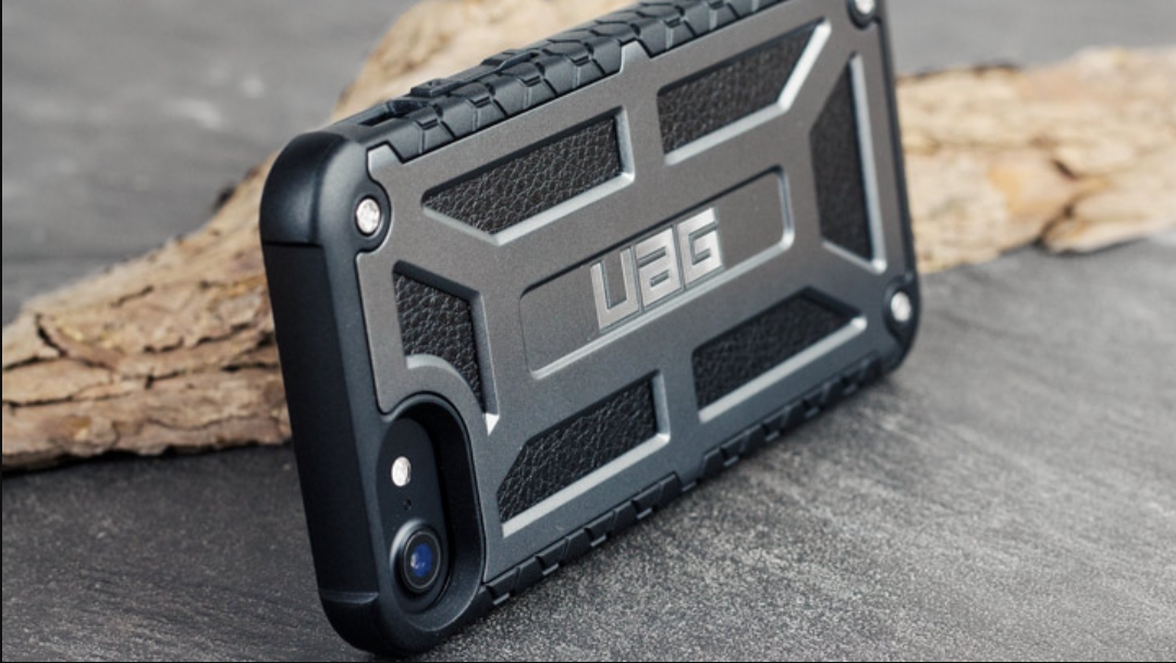 чехол UAG для iPhone