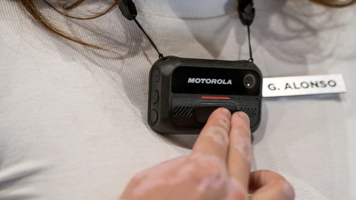 Motorola V200 Body Camera