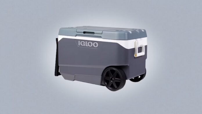 Igloo 90 Qt. Flip & Tow Rolling Coolers