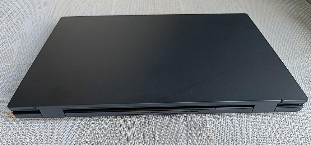 ASUS Zenbook DUO 2025