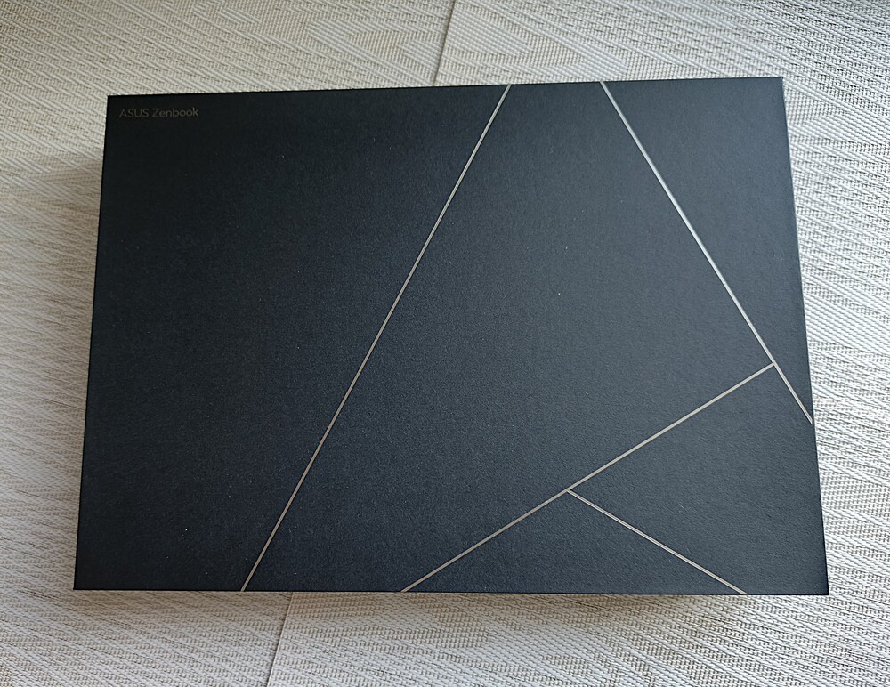 ASUS Zenbook DUO 2025