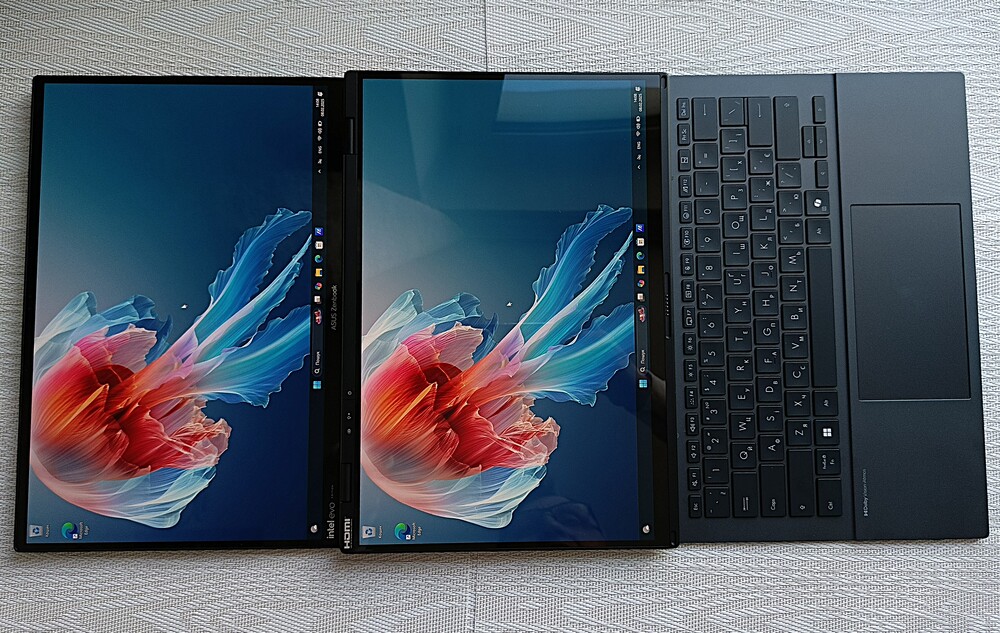 ASUS Zenbook DUO 2025
