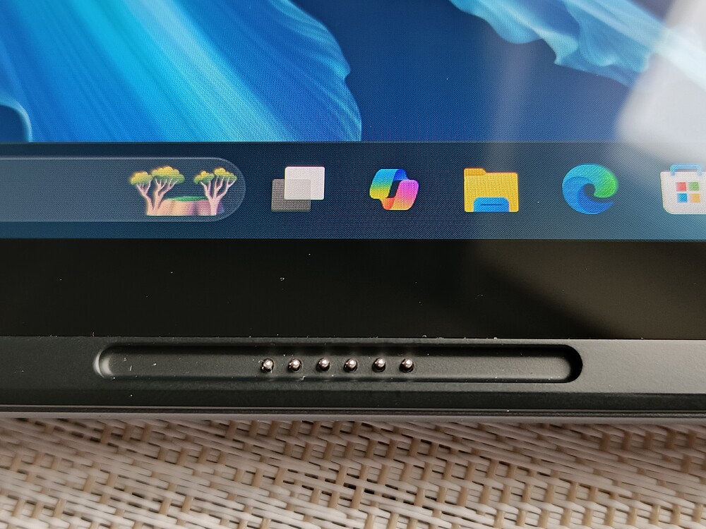 ASUS Zenbook DUO 2025