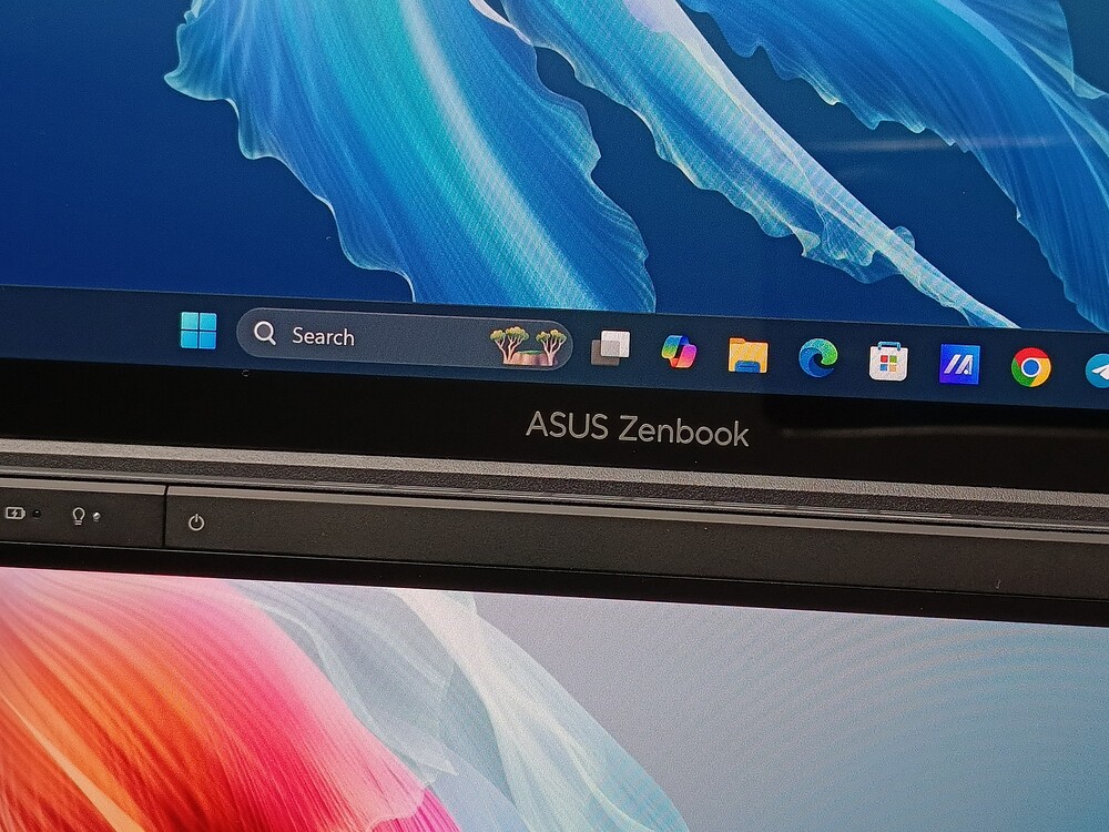 ASUS Zenbook DUO 2025
