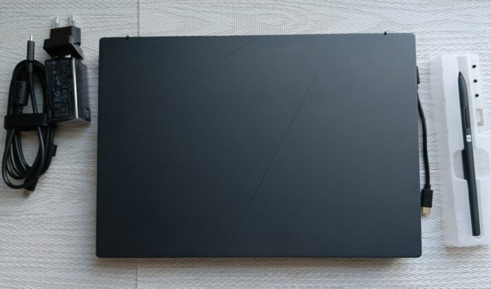 ASUS Zenbook DUO 2025
