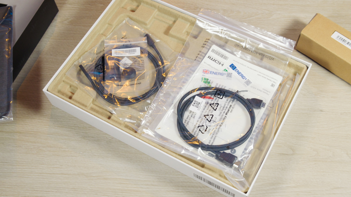 ASUS ZenScreen Touch MB16AHT