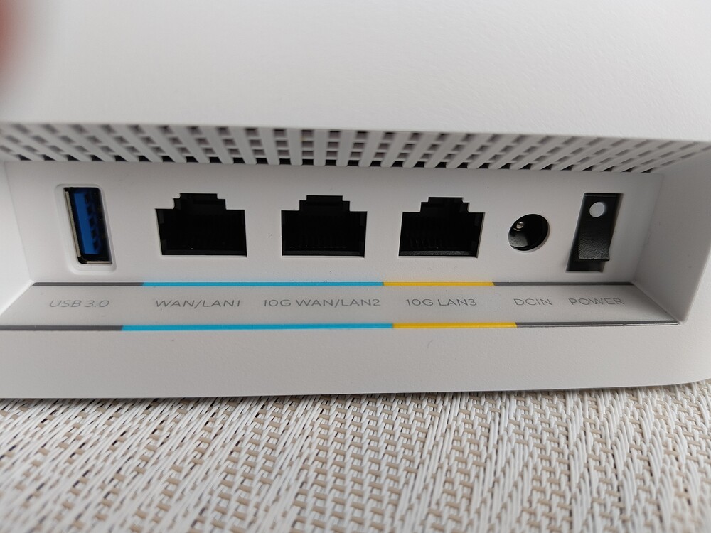 ASUS ZenWiFi BT10 ASUS ZenWiFi BT10