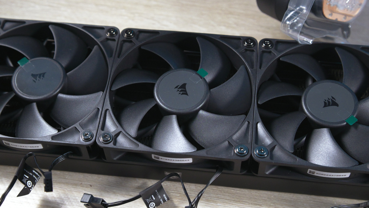 Test du systme de refroidissement liquide Corsair Nautilus 360 RS -  Root-Nation.com