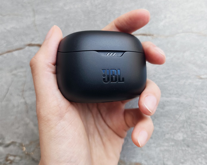 JBL Tune 245 NC Black JBL Tune 245 NC