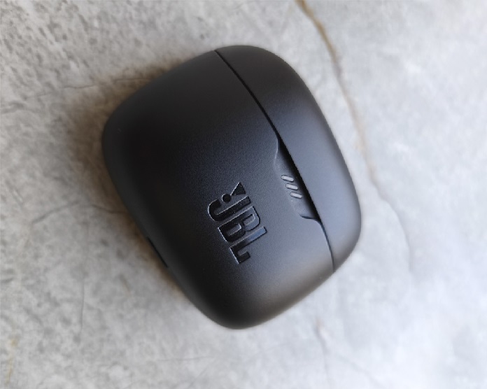 JBL Tune 245 NC Black JBL Tune 245 NC Black