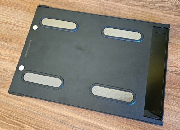 Mobile Pixels Duex Max DS - What In The Box