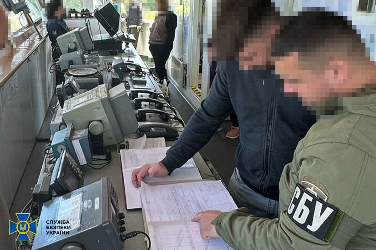 Україна заарештувала судно «тіньового» флоту росії, яке перевозило награбоване українське зерно флоту