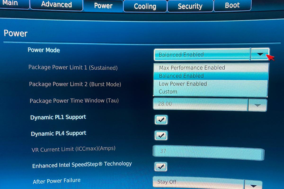 ASUS NUC 14 Essential