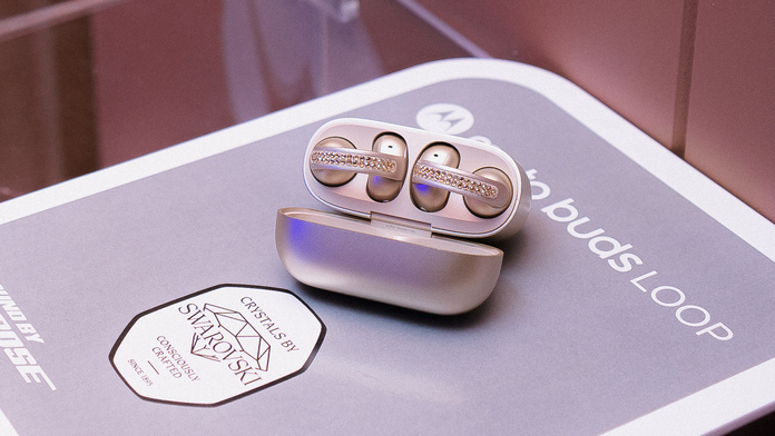 Moto Buds Loop PANTONE French Oak Moto Buds Loop PANTONE French Oak