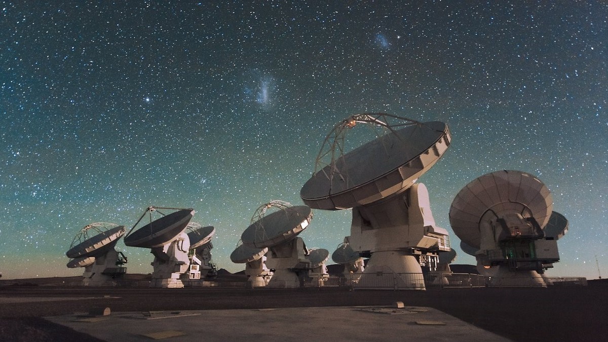 Atacama Large Millimeter submillimeter Array (ALMA) Atacama Large Millimeter submillimeter Array (ALMA) radio telescope