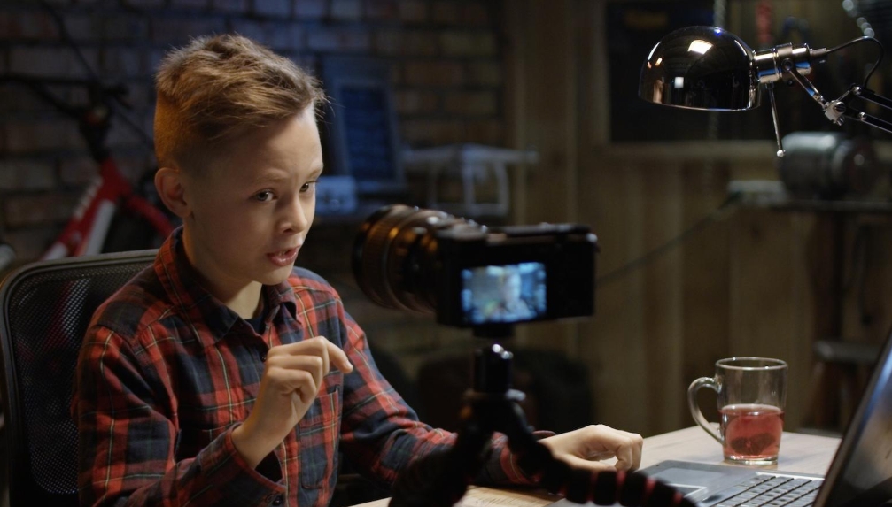 З 22 липня YouTube змінює правила: стріми – лише для 16+ З 22 липня YouTube змінює правила: стріми – лише для 16+