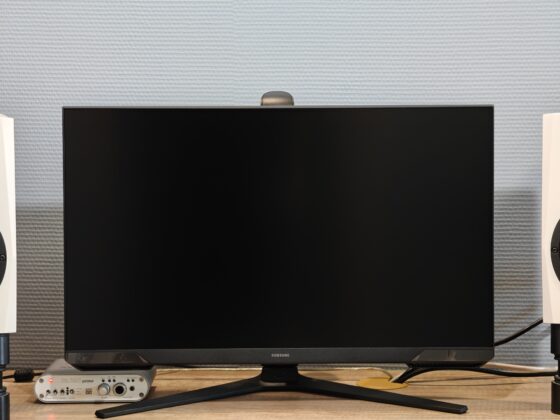 Різні положення підставки Samsung 24" Odyssey G3 G30D