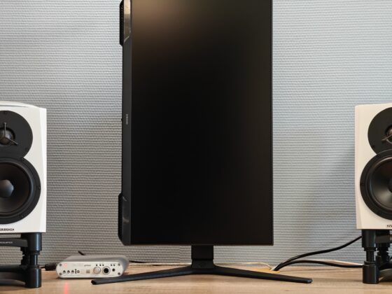 Різні положення підставки Samsung 24" Odyssey G3 G30D