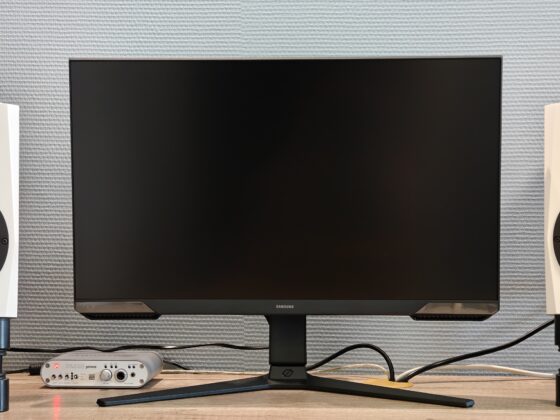 Різні положення підставки Samsung 24" Odyssey G3 G30D