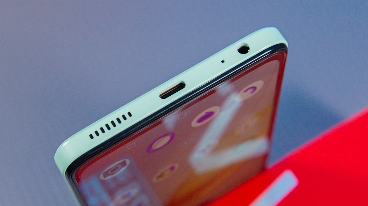 ZTE Nubia V70