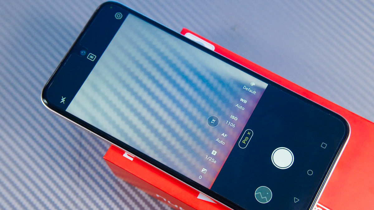 ZTE Nubia V70