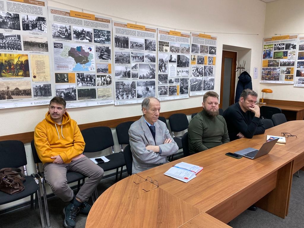 Презентовано спільне видання істориків НАН України та їхніх японських колег Презентовано спільне видання істориків НАН України та їхніх японських колег