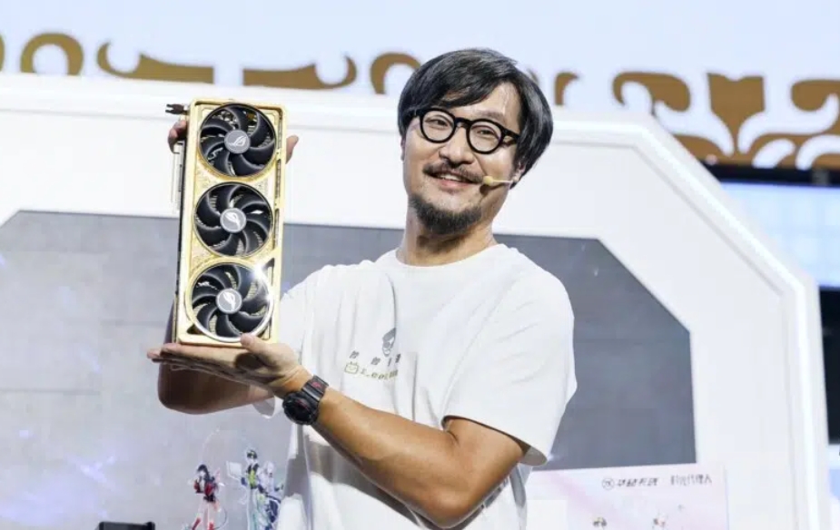 ASUS RTX 5090 ROG Astral Real Gold Edition