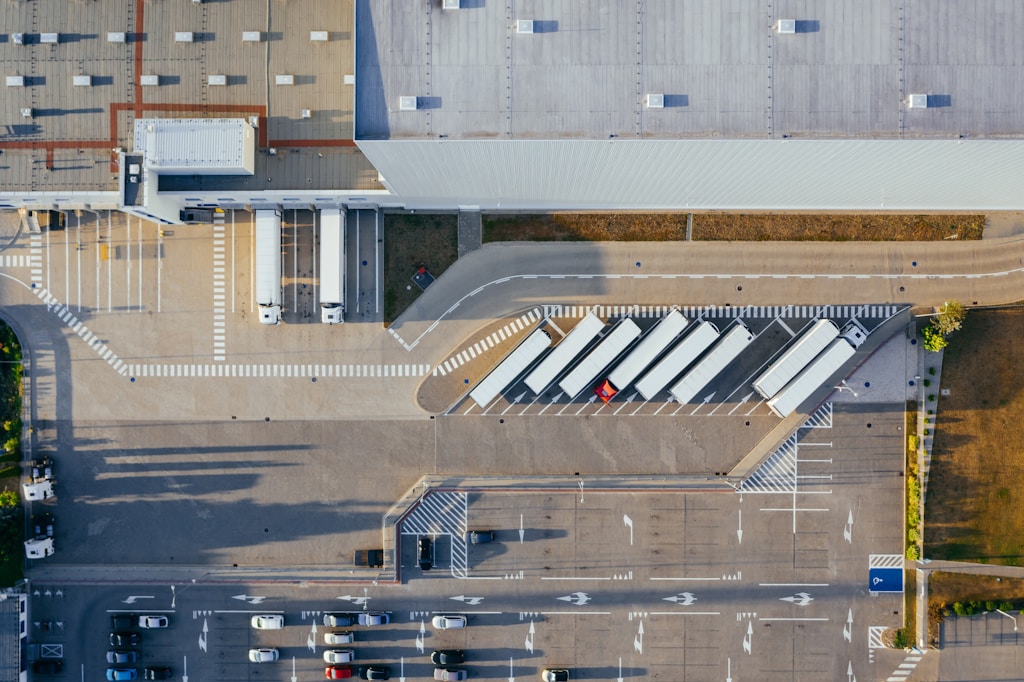 Dlaczego nowoczesne sklepy online nie mogą obyć się bez automatyzacji logistyki