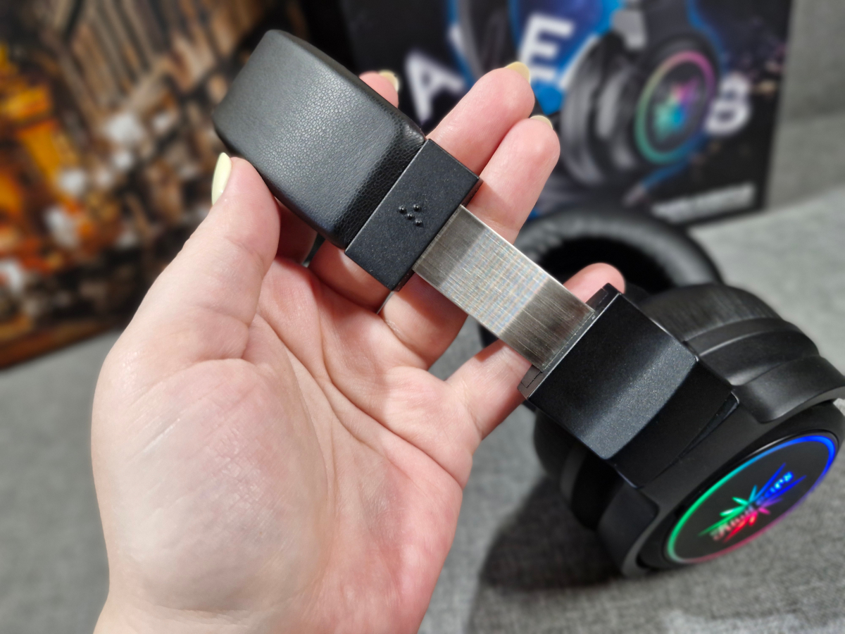 Kiwi Ears Aventus