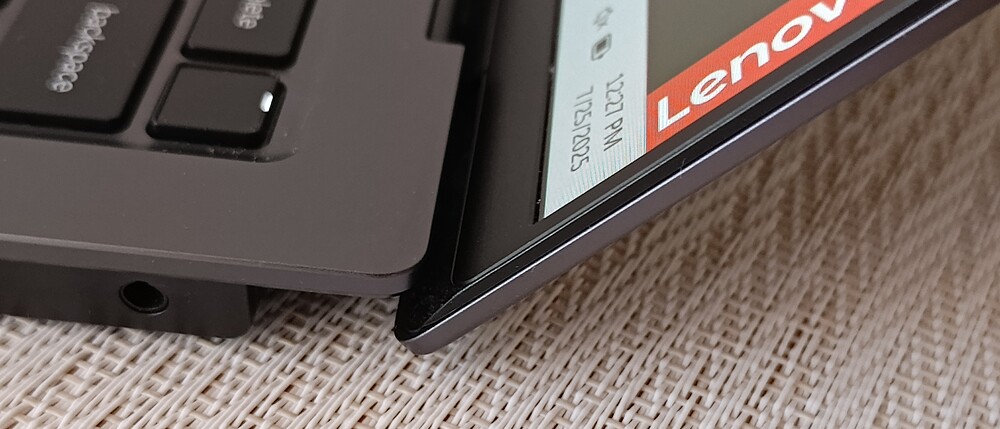 Lenovo ThinkPad X9 14 Aura Edition