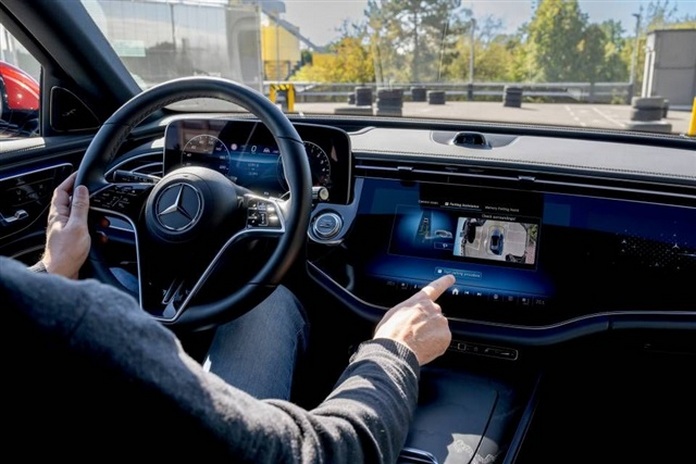 Samsung постачатиме OLED-дисплеї для Mercedes-Benz Samsung постачатиме OLED-дисплеї для Mercedes-Benz