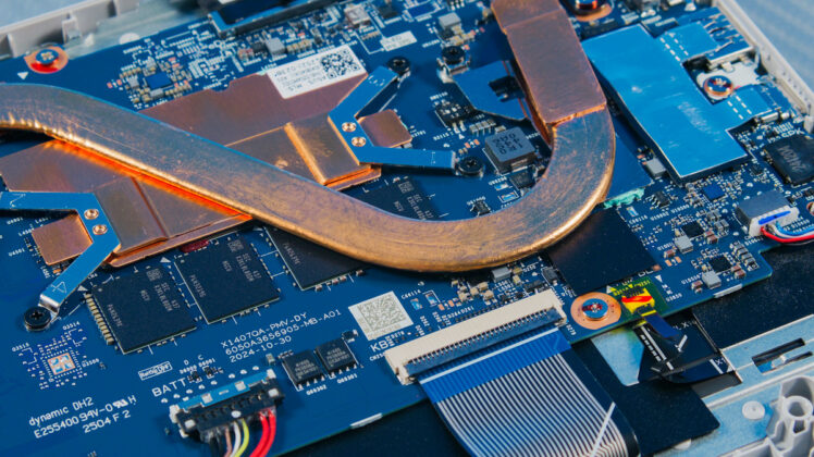 ASUS Vivobook 16 X1607Q