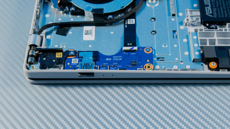 ASUS Vivobook 16 X1607Q