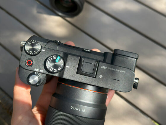 Form factor and control SONY A7C