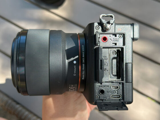 Form factor and control SONY A7C
