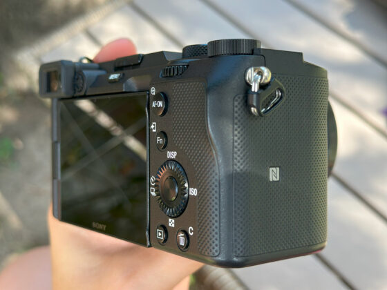 Form factor and control SONY A7C