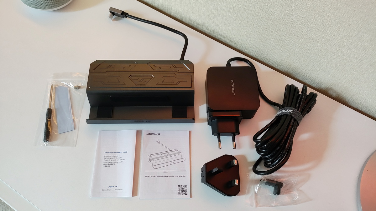 JSAUX 6-in-1 Docking Station with M.2 SSD JSAUX 6-in-1 Docking Station with M.2 SSD