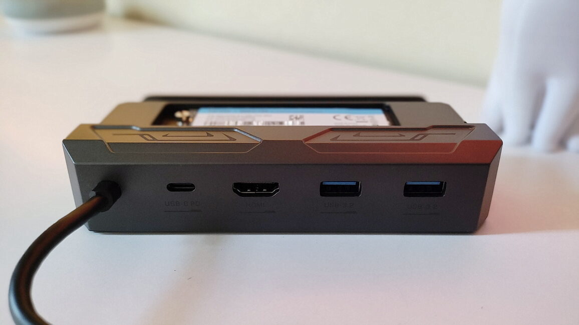 JSAUX 6-in-1 Docking Station with M.2 SSD