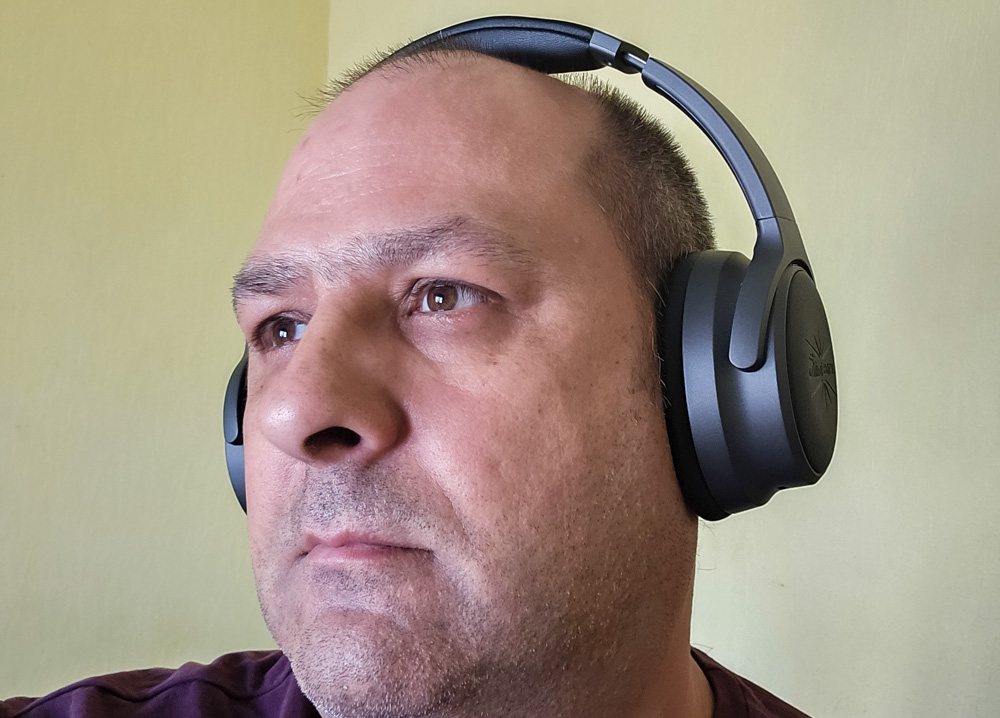 Kiwi Ears Ardor In Use