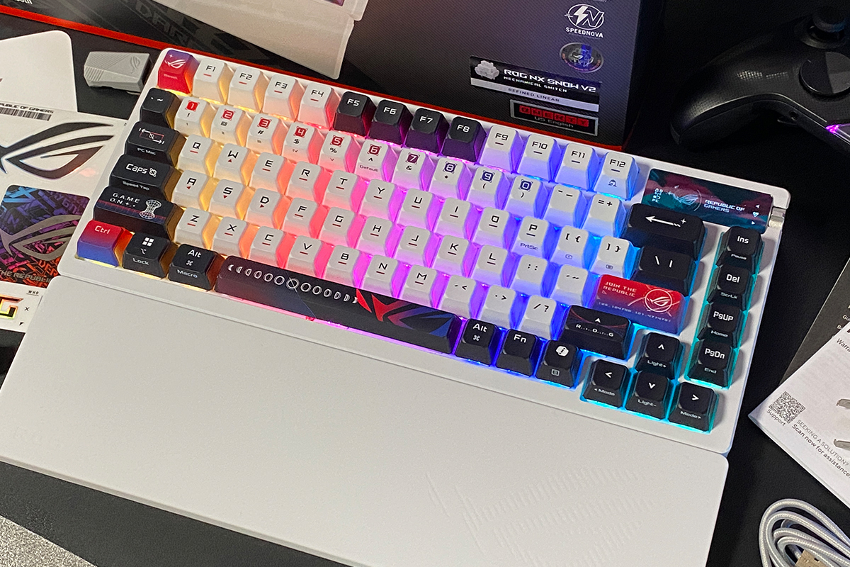 ASUS ROG Azoth X ASUS ROG Azoth X