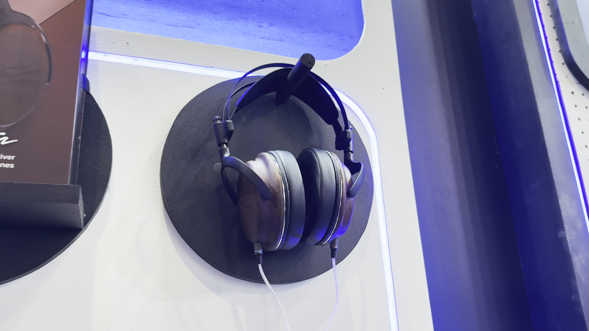 KIWI EARS IFA 2025 title