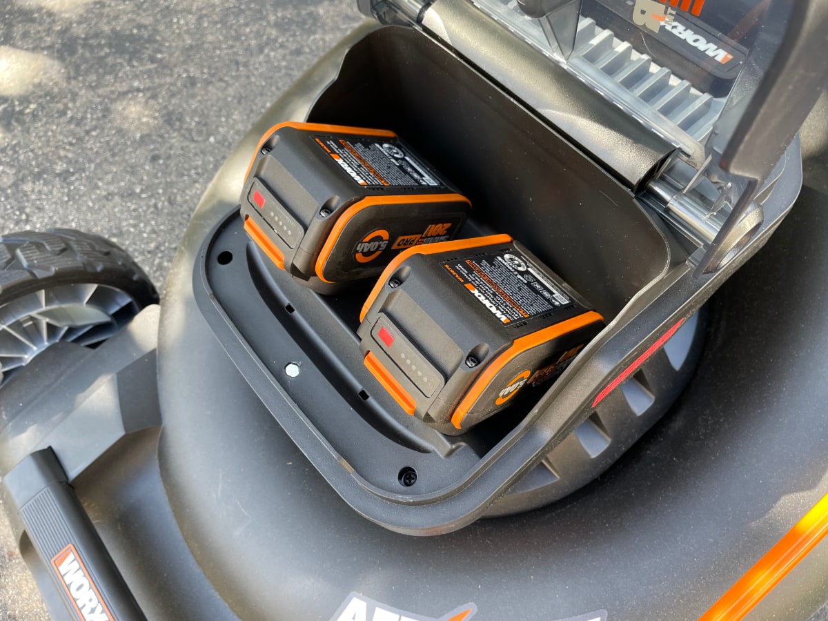 Worx WG752 Nitro Cordless Lawn Mower Worx WG752 Nitro Cordless Lawn Mower