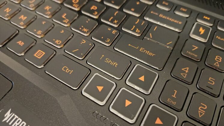 Acer Nitro V 16 AI