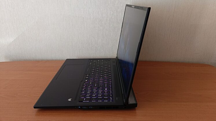 Acer Predator Helios Neo 18 AI