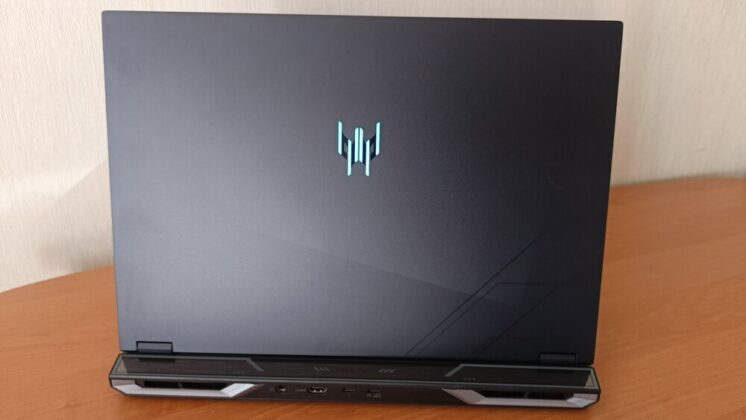 Acer Predator Helios Neo 18 AI